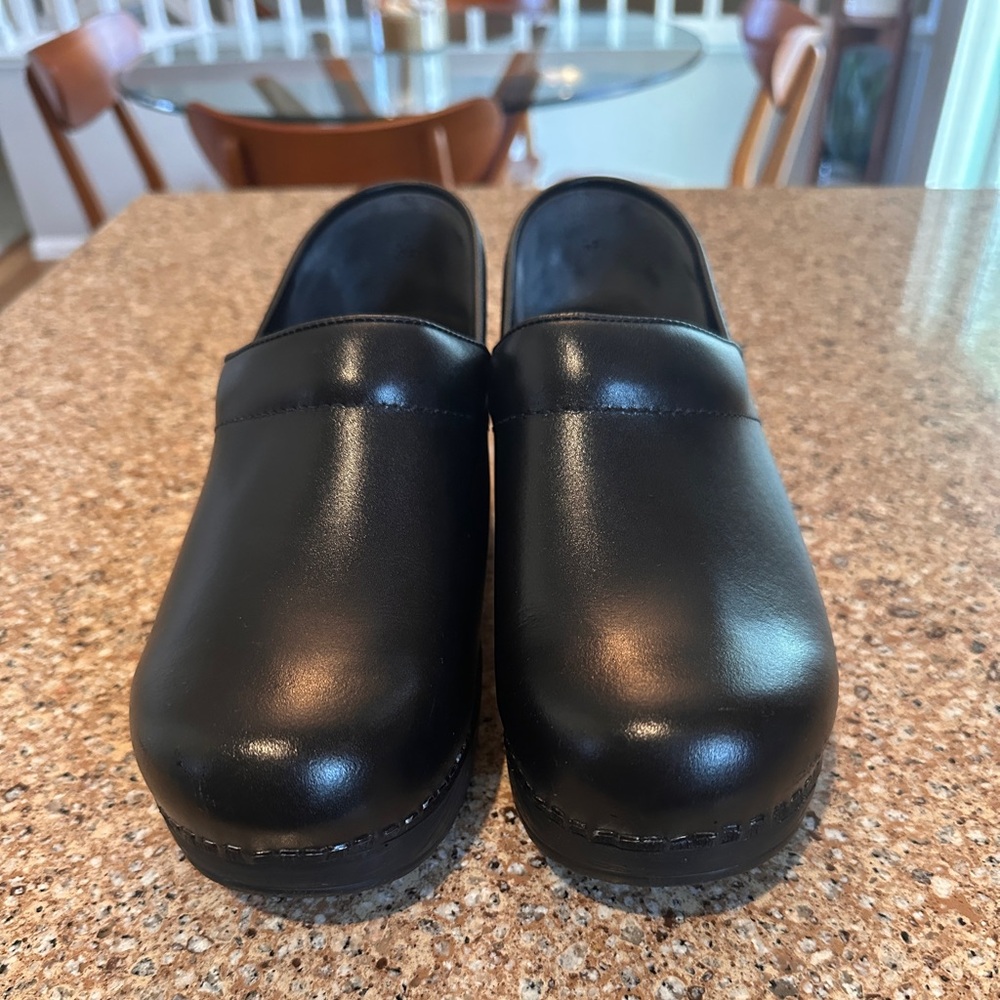 Dansko Black Cabrio Clog- Size 38 (7.5-8)